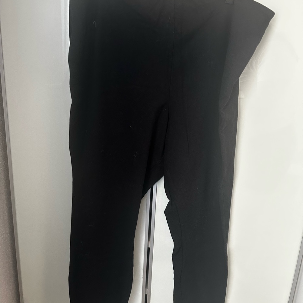 Black leggings